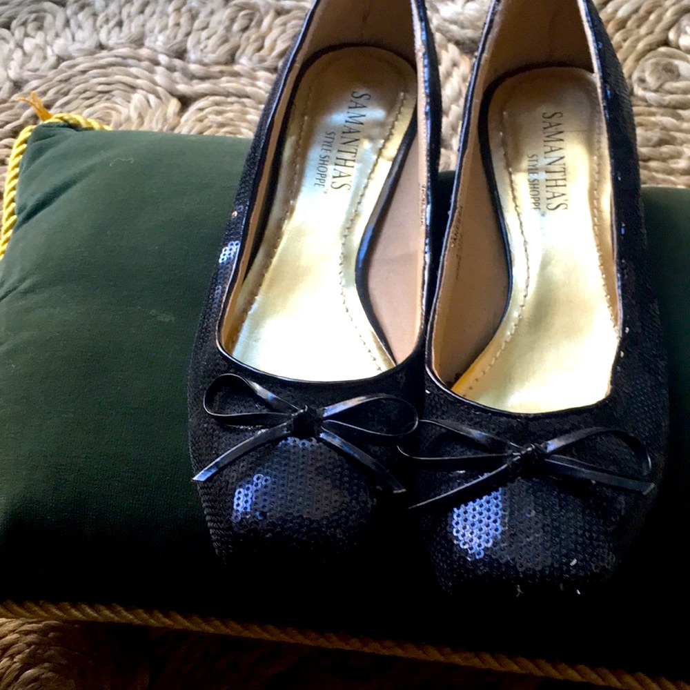 Lovely sequin flats